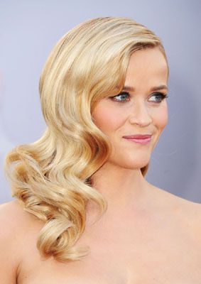 Retro Waves à la Reese Witherspoon byAnna Cantu for Farouk