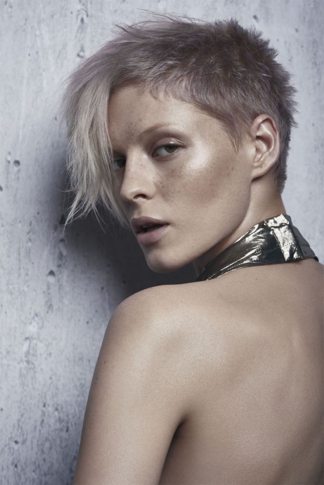 RAW Collection Hair: Christophe Gaillet pour L’Oréal Professionnel Photo: Weronika Kosinska Make-up: Izabela Szelagowska Stylism: Joanna Wolff Production: MKproduction