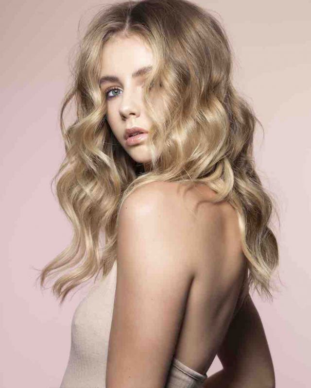 Blow-dry Collection Hair by: Bad Apple Hair Art Team – James Earnshaw, Aid Tams + Steph Peckmore. Assisted by Tarin Sawyers Scott and Rebecca Jacques Photography: Tom Goddard Make-up: Meg Lindow Styling: James Earnshaw