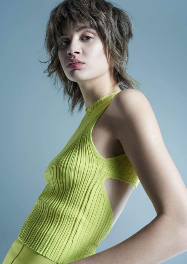 Collection: « Élise By EA » Make-up: Isabella Szelagowska  Hair: Élise Antoine  Photography: Pawel Wylag  Production: MK Production